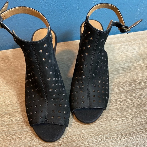 Lucky Brand Black  Cut Out Slingback Booties Sz 6m - Picture 1 of 6